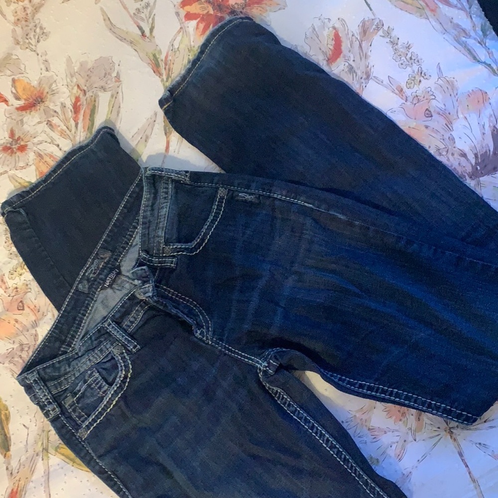 Boot cut, dark wash, Silvers 35 inseam